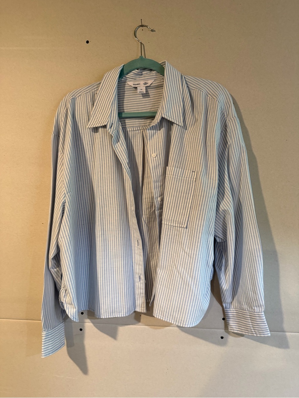 Old Navy Blue and White Striped Button-Up Shirt